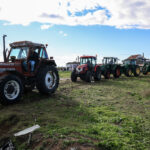 Αγρότες: Επεισόδια, τραυματίες και τρεις συλλήψεις στα μπλόκα – Κλειστή η ΠΑΘΕ στον κόμβο της Νίκαιας [εικόνες και βίντεο]