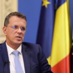 Ρουμανία: Παραιτήθηκε ο υπουργός Άμυνας – Είχε υποβάλλει ψευδές βιογραφικό