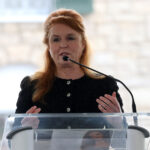 Σάρα Φέργκιουσον: «Σκόρπισε» 4 εκατομμύρια λίρες σε κρεμάστρες και ραδίκια – Τώρα είναι άστεγη