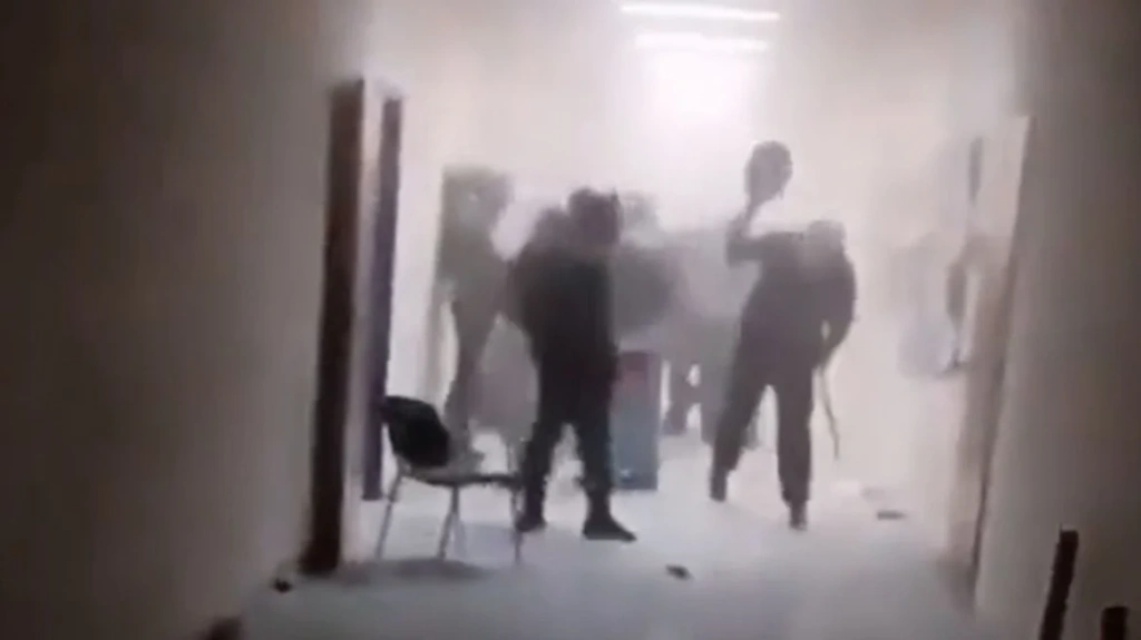 Πολυτεχνείο: Βίντεο από τα επεισόδια με επίθεση ακροαριστερών κατά αναρχικών