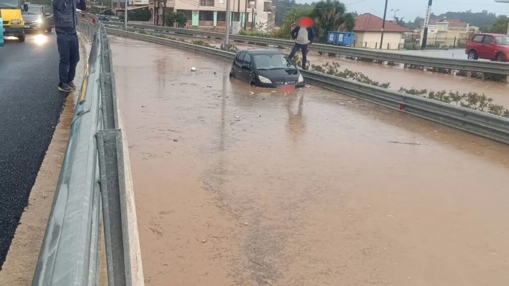 Κακοκαιρία: Κατολισθήσεις στο Ζαγόρι, απεγκλωβισμοί στα Τζουμέρκα και πλημμύρες σε Γιάννενα και Ηγου
