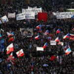 Διαδηλώσεις στην Τσεχία και Σλοβακία κατά των ηγετών τους στην επέτειο της Βελούδινης Επανάστασης – Κατηγορούνται για προδοσία της δημοκρατίας