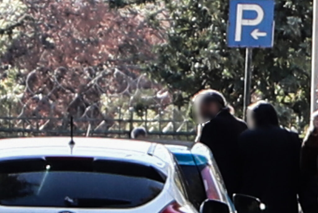 Στη φυλακή η αρχηγός και άλλα δύο ως μέλη του κυκλώματος ναρκωτικών με τον παλαιοημερολογίτη ιερέα – Ποια είναι η 52χρονη