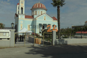 Μακελειό στα Βορίζια – Kηδεία 57χρονης: Πρωτοφανή μέτρα ασφαλείας – Σκύλος και ανιχνευτής μετάλλων στην εκκλησία