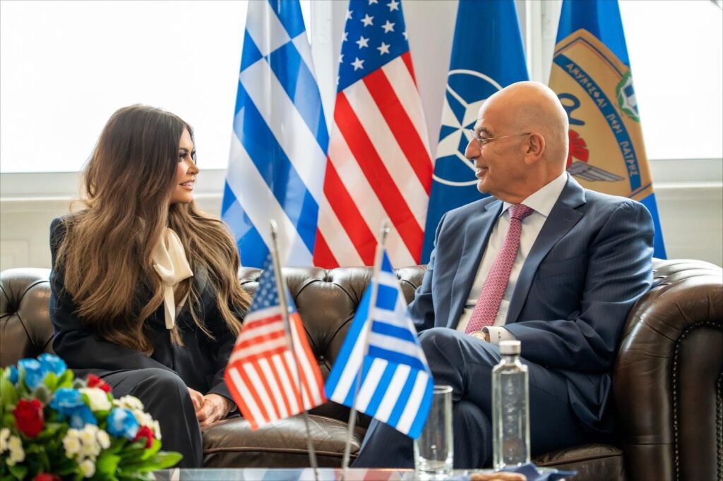 Γκίλφοϊλ στη συνάντηση με Δένδια: Ανεβάζουμε τη συνεργασία ΗΠΑ-Ελλάδας σε νέα ύψη