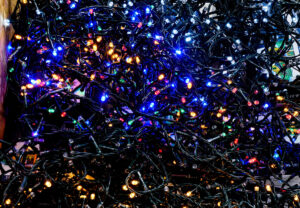 Πόσο ρεύμα «καίνε» τα χριστουγεννιάτικα λαμπάκια