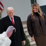 Ντόναλντ Τραμπ: Προεδρική χάρη σε… γαλοπούλες σε μία εύθραυστη πολιτική στιγμή – Πώς πρόσβαλλε έναν κυβερνήτη – Γιατί ειρωνεύτηκε τον Μπάιντεν