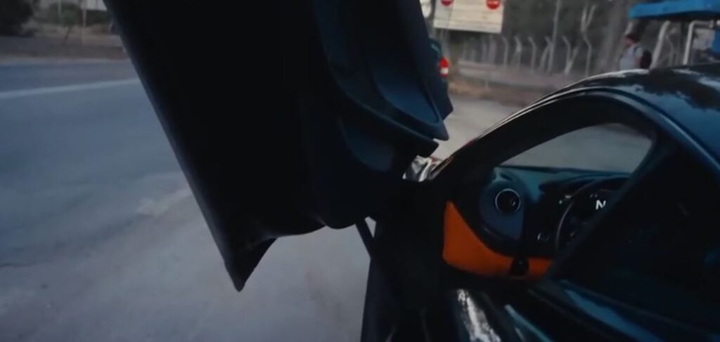 Αττική: McLaren τρέχει με 250 χλμ/ώρα – Πάτα το», του απαντά η Τροχαία
