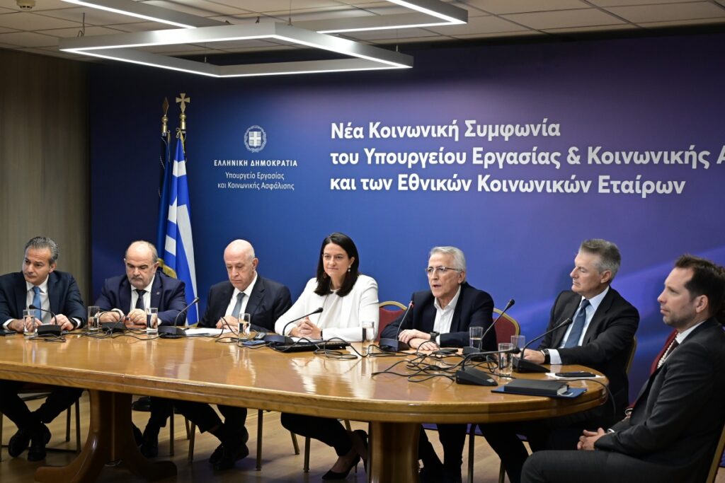 Κεραμέως: «Οριστικό τέλος στους μνημονιακούς περιορισμούς για τις συλλογικές συμβάσεις» – Τι αλλάζει