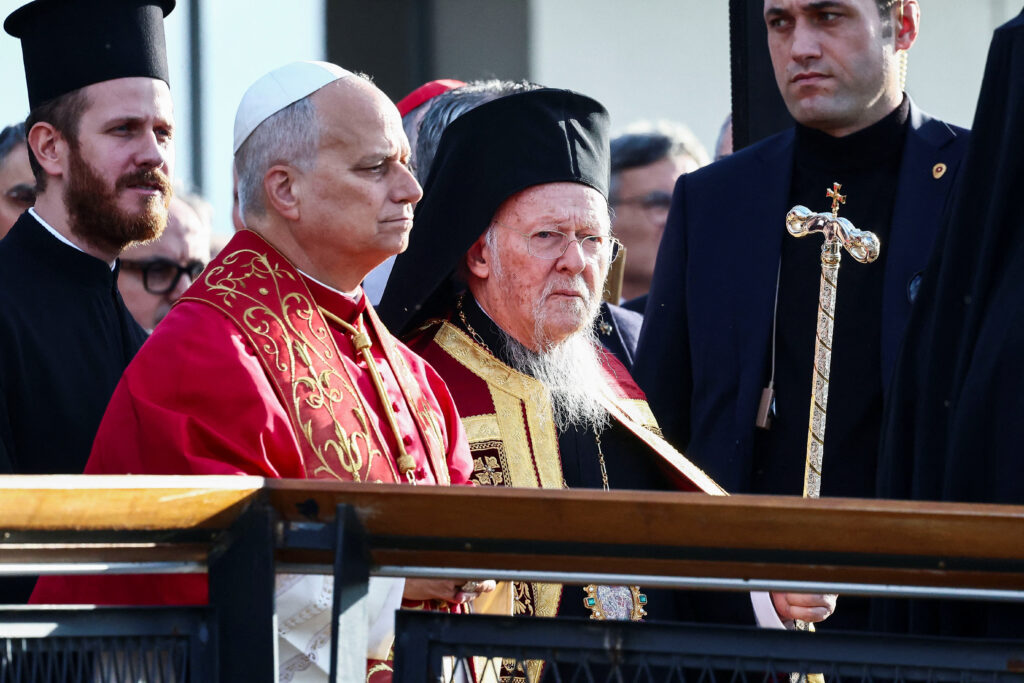 Στο Φανάρι ο Πάπας Λέων ΙΔ’: Ιστορική σύμπραξη με τον Πατριάρχη Βαρθολομαίο για την ενότητα της Χριστιανοσύνης