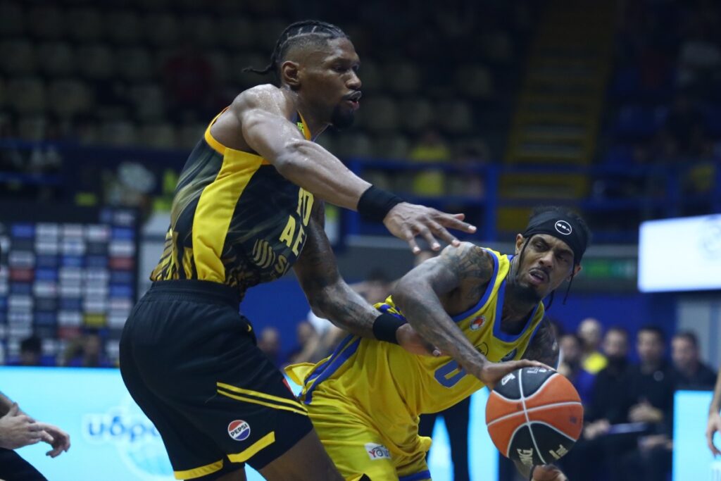Basket League: Μεγάλη νίκη του Περιστερίου επί της ΑΕΚ με 79-66 [Βίντεο]