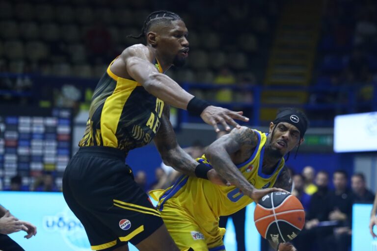 Basket League: Μεγάλη νίκη του Περιστερίου επί της ΑΕΚ με 79-66 [Βίντεο]