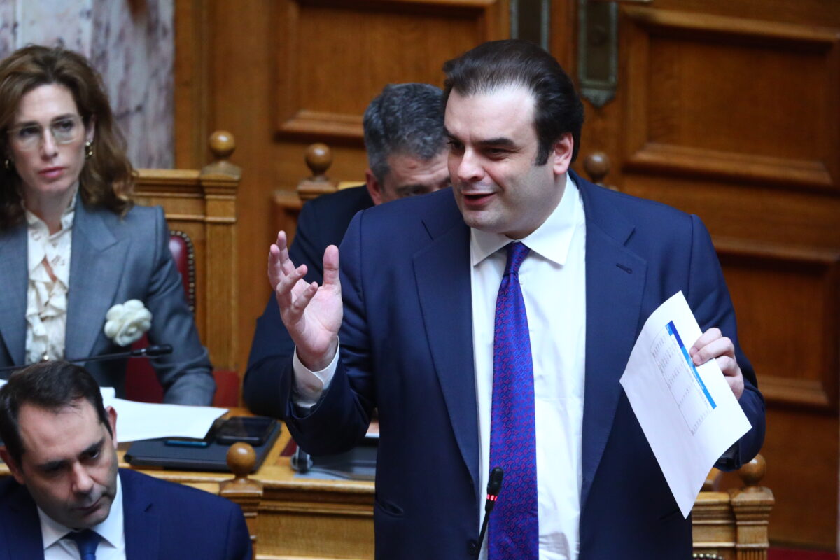 Στη Βουλή ο νέος προϋπολογισμός: Πρόβλεψη για ανάπτυξη 2,4%