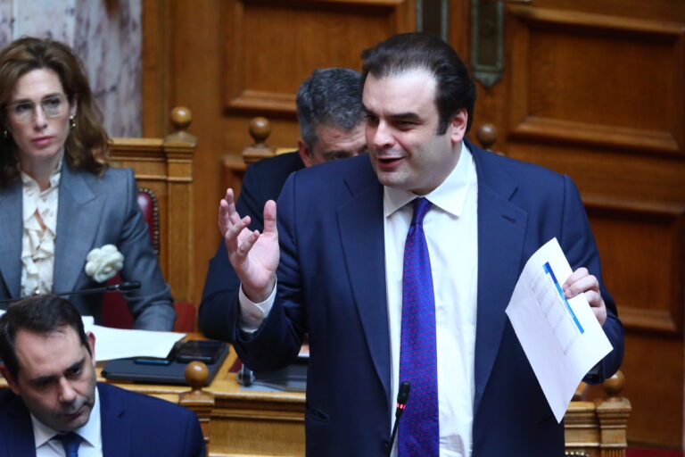 Στη Βουλή ο νέος προϋπολογισμός: Πρόβλεψη για ανάπτυξη 2,4%