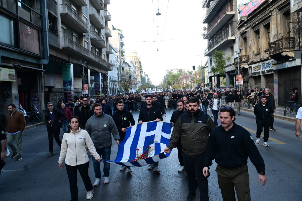 Πολυτεχνείο: Ξεκίνησε η πορεία προς την αμερικανική πρεσβεία – Ποιοι δρόμοι είναι κλειστοί [Ει