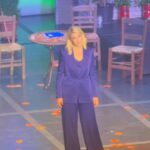 Σία Κοσιώνη: Θεατρικό ντεμπούτο με άγχος και συγκίνηση – Το θερμό χειροκρότημα της Ντόρας Μπακογιάννη [βίντεο]