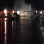 Μαρίνα Ζέας: Φωτιά σε πολυτελή γιοτ – Βυθίστηκαν τα τρία [Βίντεο]