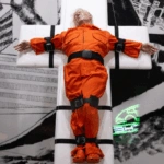 Προκλητικό γλυπτό με τον Τραμπ «σταυρωμένο» εκτίθεται στη Βασιλεία – «Άγιος ή Αμαρτωλός» του Μέισον Στορμ