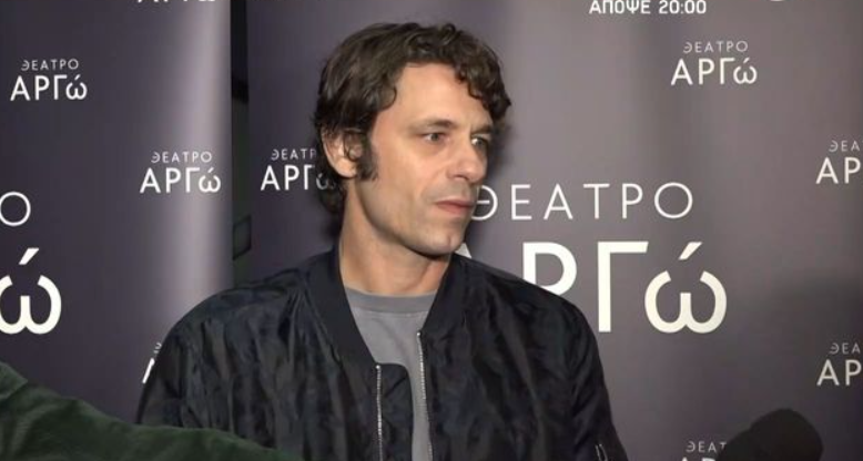 Αποστόλης Τότσικας: «Ο καθένας έχει τη γνώμη του για το αν το θέατρο είναι ένα μεγάλο κρεβάτι» [βίντεο]