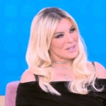 Η Κατερίνα Καινούργιου θυμάται τη συμμετοχή της στο “Παρά Πέντε” – «Ήμουν αγνώριστη, δεν μπορούμε να τα εξαφανίσουμε τα πλάνα;»