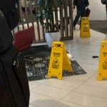 Πανικός στη Μελβούρνη: Powerbank εξερράγη στην τσέπη επιβάτη στο αεροδρόμιο – Στο νοσοκομείο με εγκαύματα [βίντεο]