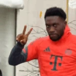 Επιστρέφει ο Ντέιβις στις ομαδικές προπονήσεις μετά από ρήξη χιαστού [βίντεο]