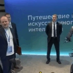 Ρωσία: Ρομπότ με ΤΝ κλέβει την παράσταση μπροστά στον Πούτιν [βίντεο]