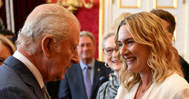 Το… αμήχανο τετ-α-τετ της Κέιτ Γουίνσλετ με τον βασιλιά Κάρολο – Τι συνέβη;