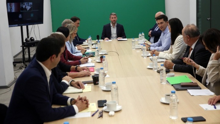 Νίκος Ανδρουλάκης: Αιχμές για εσωτερική αντιπολίτευση, πυρά για Τσίπρα