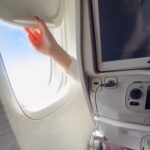 Χαμός στον αέρα: Επιβάτης αεροπλάνου μάλωσε με 4χρονο παιδί για το σκίαστρο του παραθύρου – Πανικός με το viral βίντεο