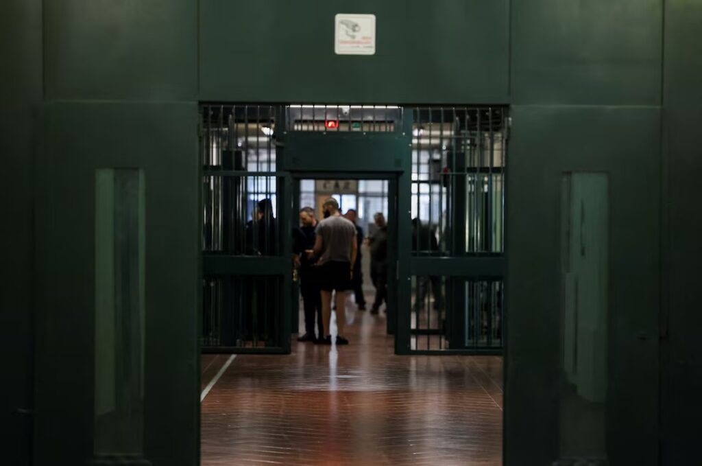 Γαλλία: Δραπέτευσαν από φυλακή με πριόνια που τους έριξαν… drones και κουβέρτες