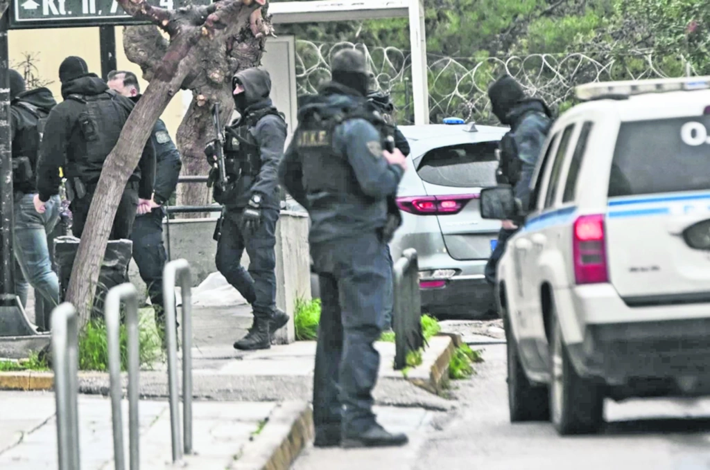 Greek Mafia: Ψάχνουν τέσσερις πληρωμένους εκτελεστές