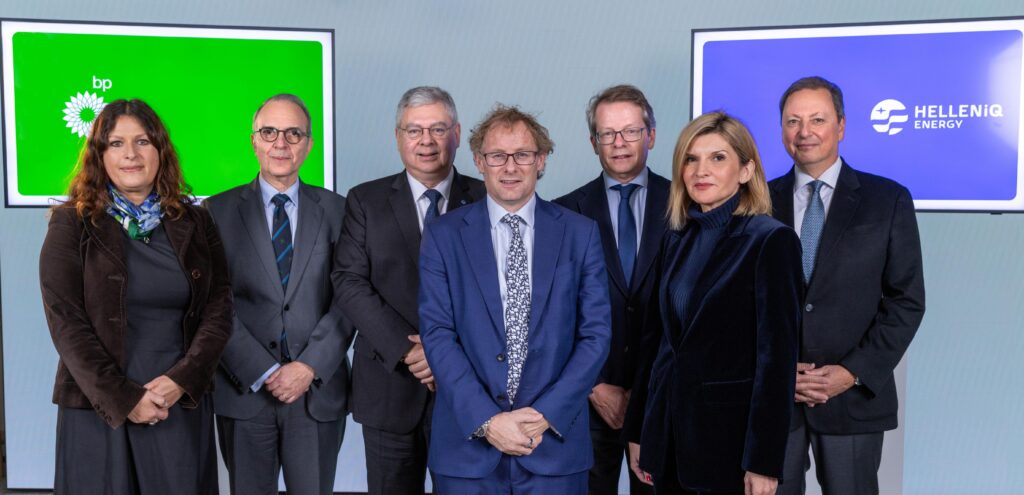 HELLENiQ ENERGY και BP ανανεώνουν τη συνεργασία τους με ορίζοντα 10ετίας !