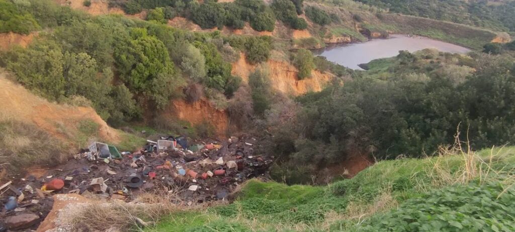 Χαλκιδική: Έριχναν ανεξέλεγκτα υγρά απόβλητα – Συνελήφθησαν 4 άτομα [Εικόνες]