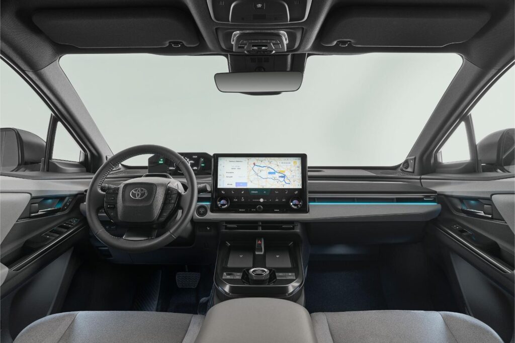 Νέο Toyota SUV στην Ελλάδα καίει 2,7 ευρώ στα 100 km και έχει 11 χρόνια εγγύηση – Πού θα το δεις από
