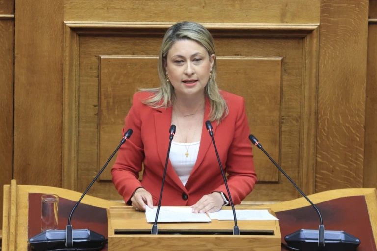 Αλεξοπούλου σε Κώστα Αρβανίτη: Μια ζωή μπαχαλάκηδες, γι’ αυτό φτάσατε στο 3% [βίντεο]