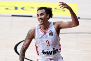 Σοκ στον Ολυμπιακό: Εκτός για ένα μήνα ο Γουορντ - Εκτός και από το ντέρμπι με Παναθηναϊκό