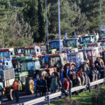 Μπλόκα αγροτών: Πού έχουν κατέβει τα τρακτέρ – Ένταση και επεισόδια στις εθνικές – Η κυκλοφορία περιορισμένη μέσω εναλλακτικών διαδρομών