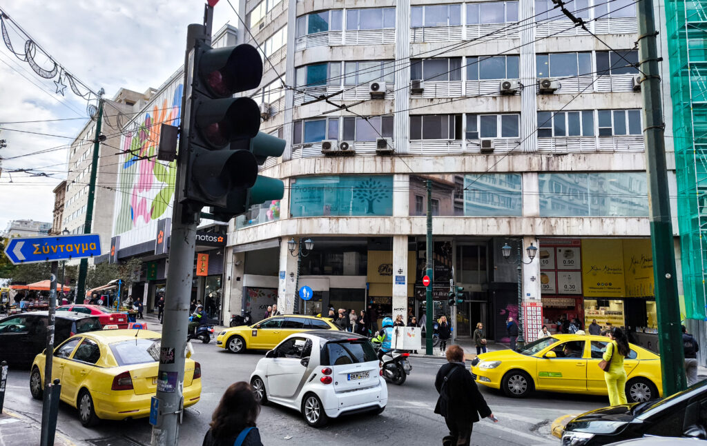 Κίνηση: Πανικός στους δρόμους της Αττικής – «Έμφραγμα» στις κεντρικές οδικές αρτηρίες