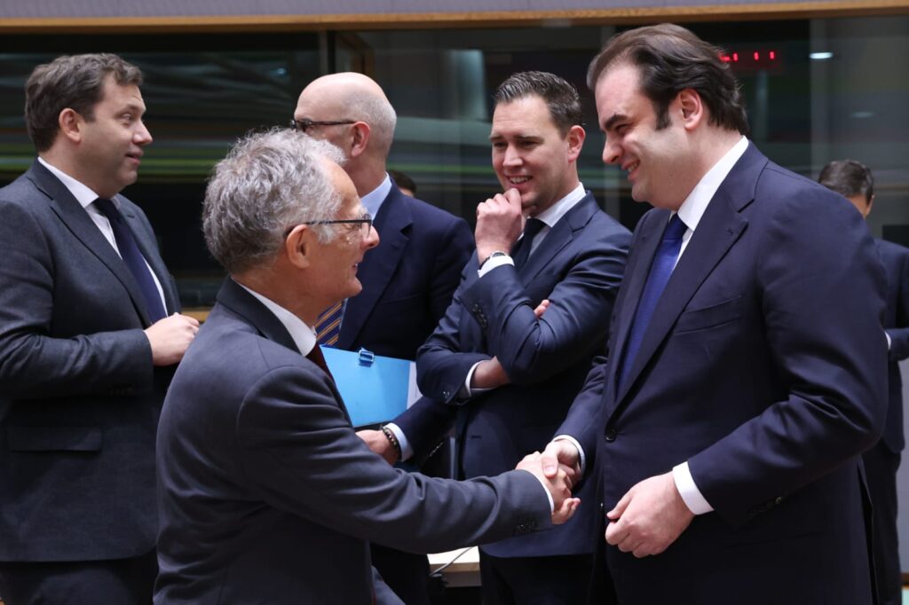 Politico: Ο Πιερρακάκης το «κρυφό όπλο» της Ευρώπης απέναντι στην Κίνα