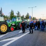 Εύζωνοι: Μπλόκο αγροτών και στο τελωνείο Ευζώνων – Κλειστή η είσοδος στη χώρα για φορτηγά