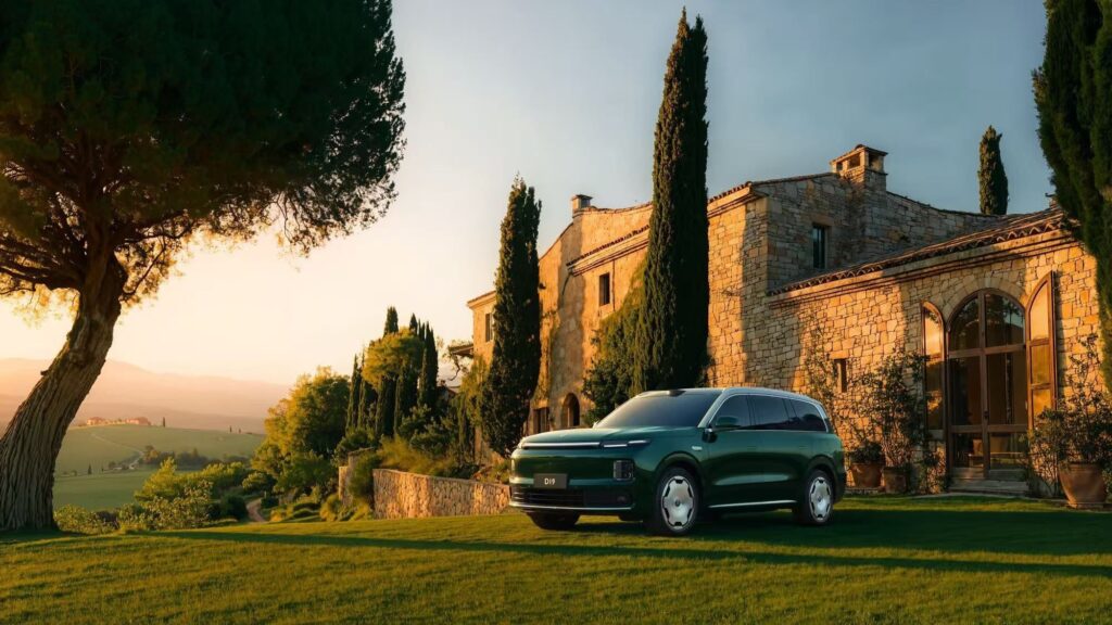 Το SUV της Leapmotor που κάνει 500 km μόνο με ρεύμα – Διαθέσιμο και ως 7-θέσιο