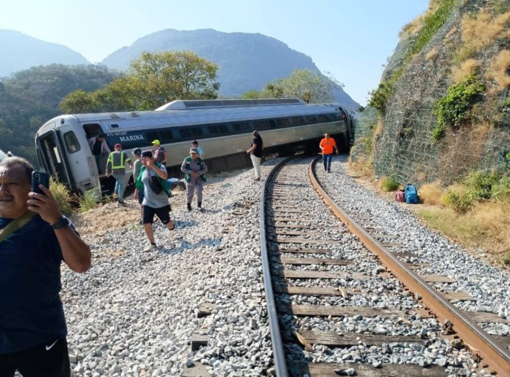 Μεξικό: 15 τραυματίες μετά από εκτροχιασμό επιβατικής αμαξοστοιχίας