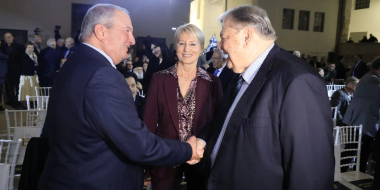 Νέες αιχμές Καραμανλή για λειτουργία κοινοβουλίου και δικαιοσύνη