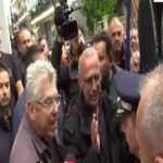 Καρδίτσα: Αγρότες με τρακτέρ έξω από το γραφείο Τσιάρα – Μπλόκο της ΕΛΑΣ [Βίντεο]