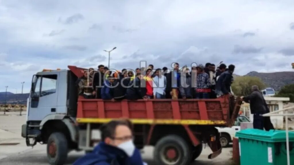 Μαζική άφιξη μεταναστών στην Κρήτη: Πέντε λέμβοι με 230 μετανάστες φτάνουν σε Χανιά, Γαύδο και Ηράκλειο – Μεταφέρθηκαν με φορτηγά [εικόνες]
