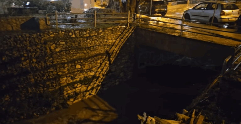 Χαλάνδρι: Οργισμένος ο δήμαρχος για τους οδηγούς που αγνόησαν τις προειδοποιήσεις στη γέφυρα