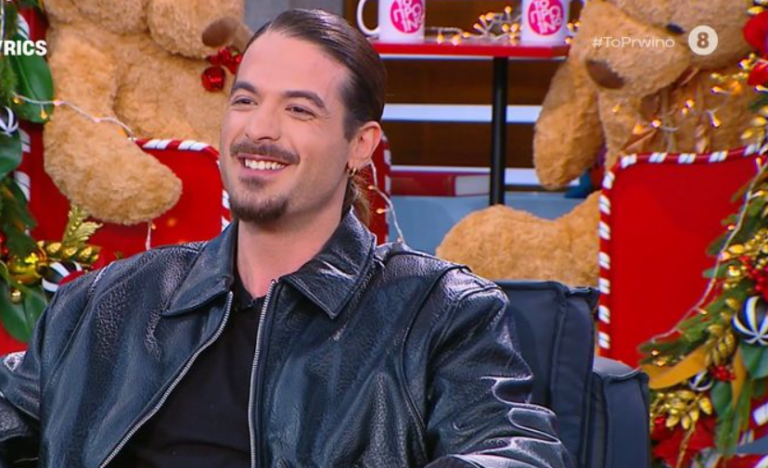 Άρης Μουγκοπέτρος: Η τρυφερή αντίδραση των παιδιών του στα πρόσθετα δάκτυλά του: «Μου χαϊδέψαν το χέρι και μου είπαν… » [βίντεο]