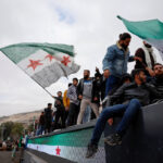 Ένα χρόνο μετά την πτώση του Άσαντ, μια διχασμένη Συρία παλεύει να ξεφύγει από τον κύκλο της βίας