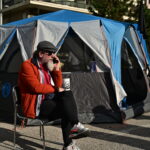 Απεργία: Στο υπουργείο Μεταφορών οι οδηγοί ταξί – Έστησαν αντίσκηνα [Εικόνες]